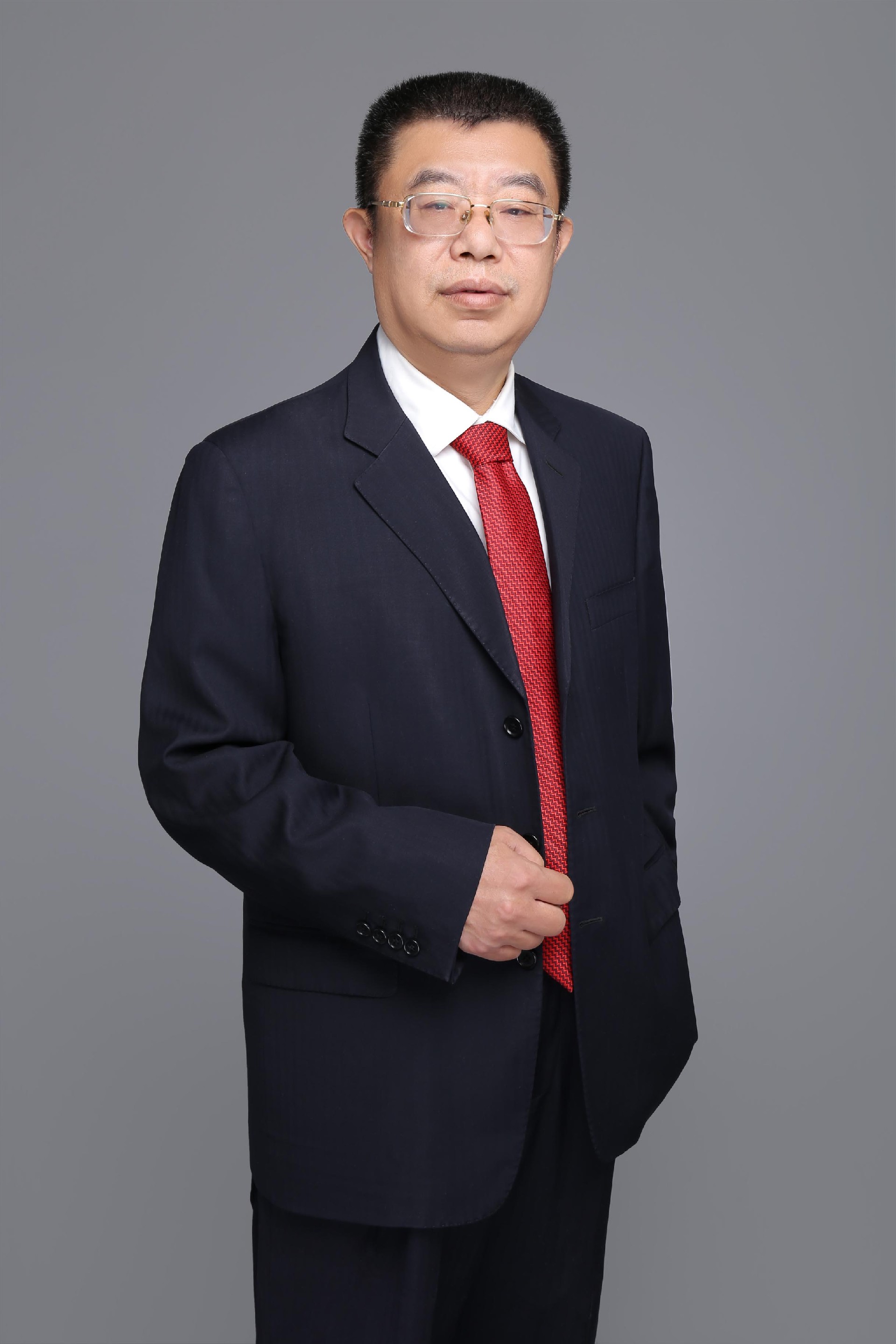 周理想证件照.jpg